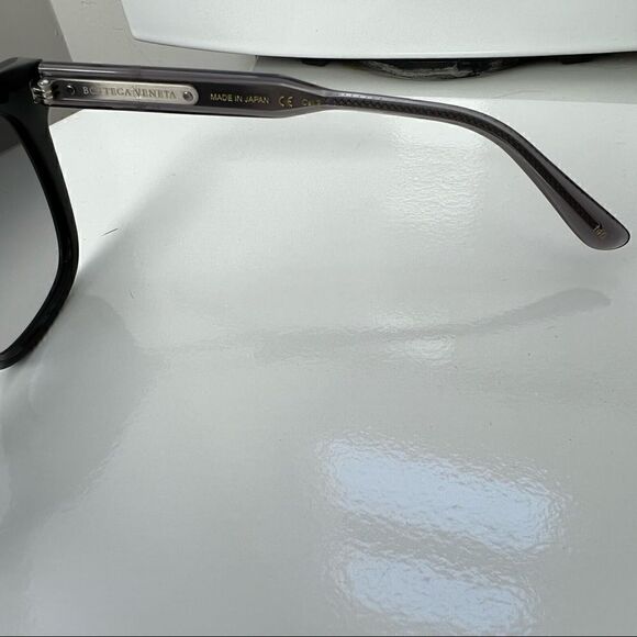 NWOT Bottega Venetta Sunglasses unisex. Grey/smoke. 100% authentic designer. - Picture 6 of 16